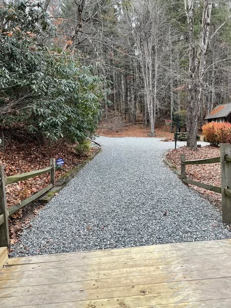 Gravel driveway installation